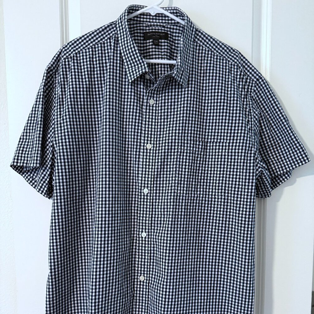 Banana Republic Men's Checkered Button Down